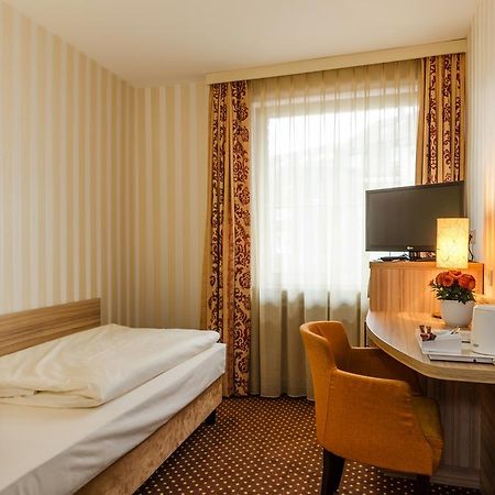 Hotel Alte Post Lehrte Exterior photo